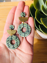 Cargar imagen en el visor de la galería, Green spider rings